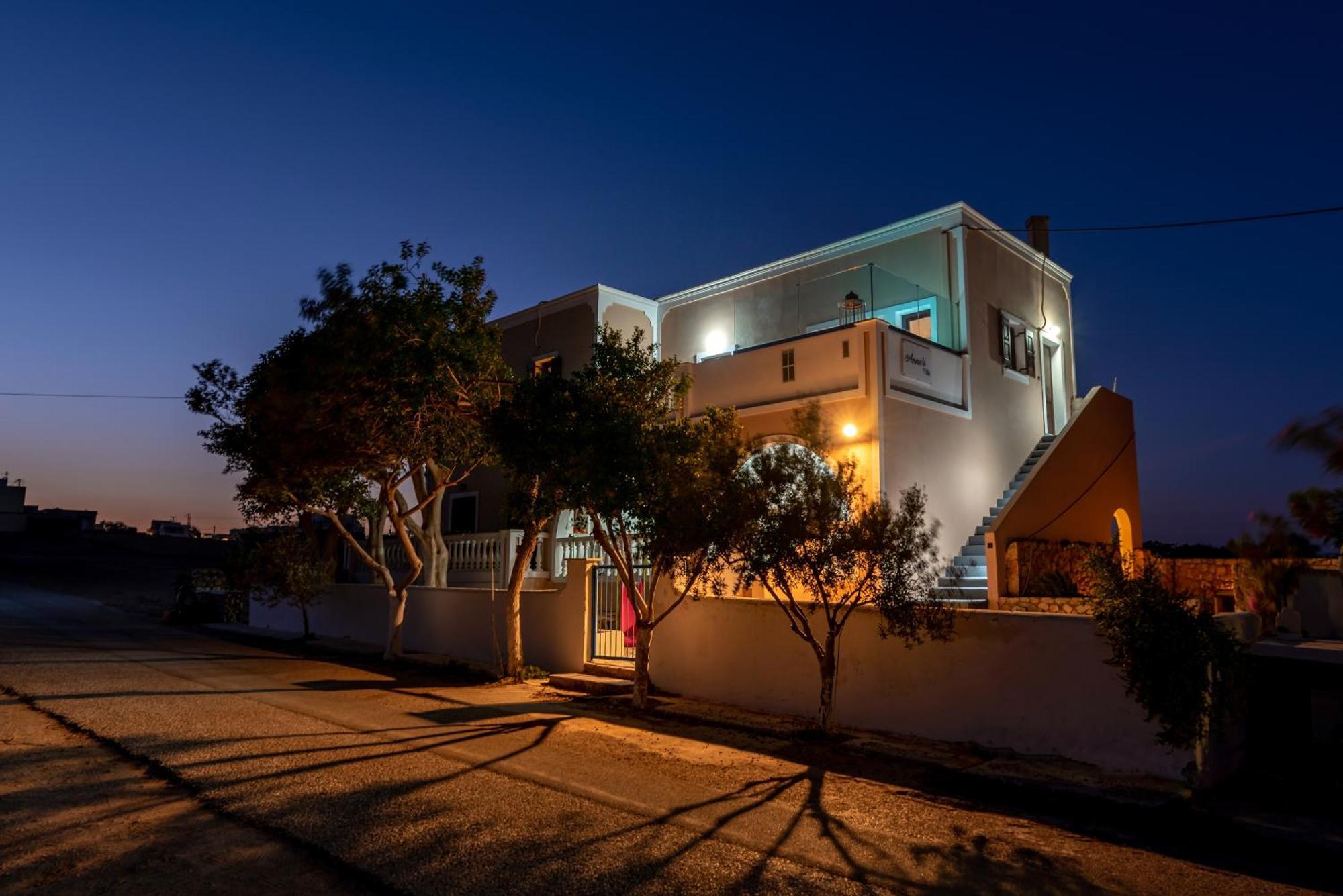 Anna'S Villa Монолитос Экстерьер фото